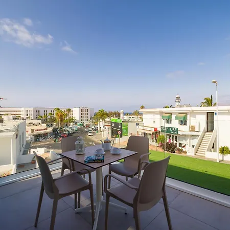 A Mar Octopus Puerto del Carmen (Lanzarote)