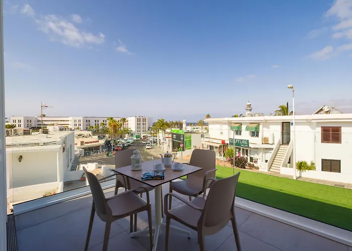 A Mar Octopus Puerto del Carmen (Lanzarote)